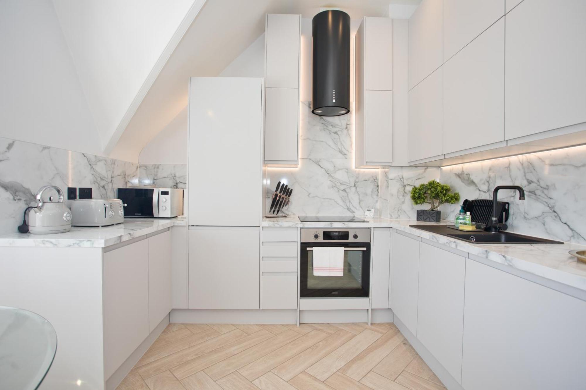 פול Ultra Stylish Apt Set In An Affluent Location מראה חיצוני תמונה