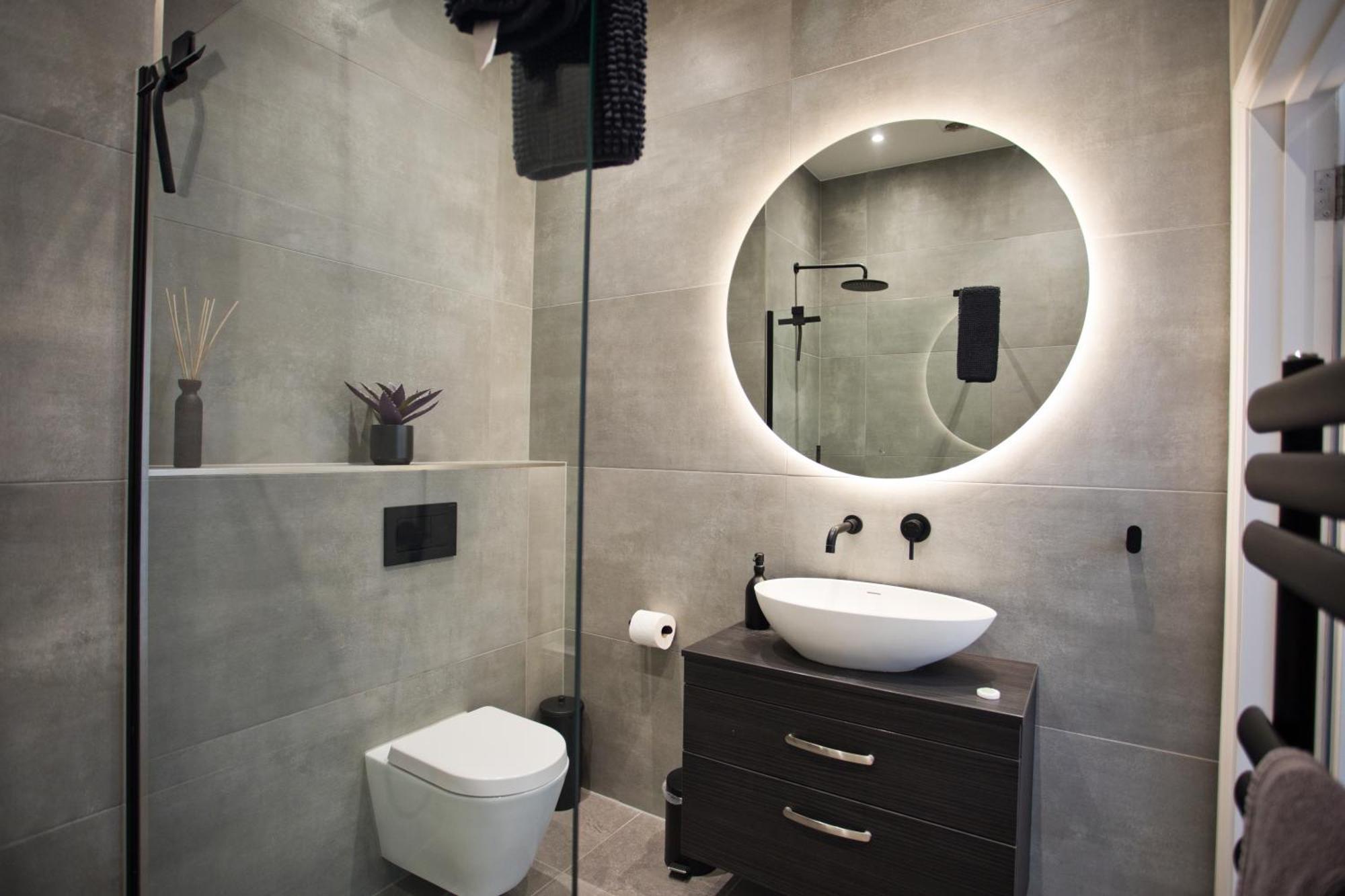 פול Ultra Stylish Apt Set In An Affluent Location מראה חיצוני תמונה