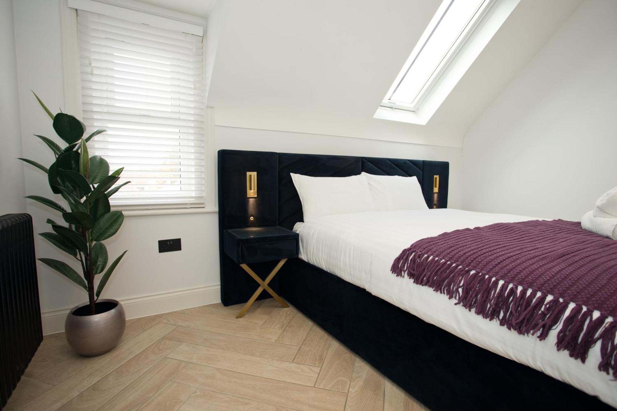 פול Ultra Stylish Apt Set In An Affluent Location מראה חיצוני תמונה