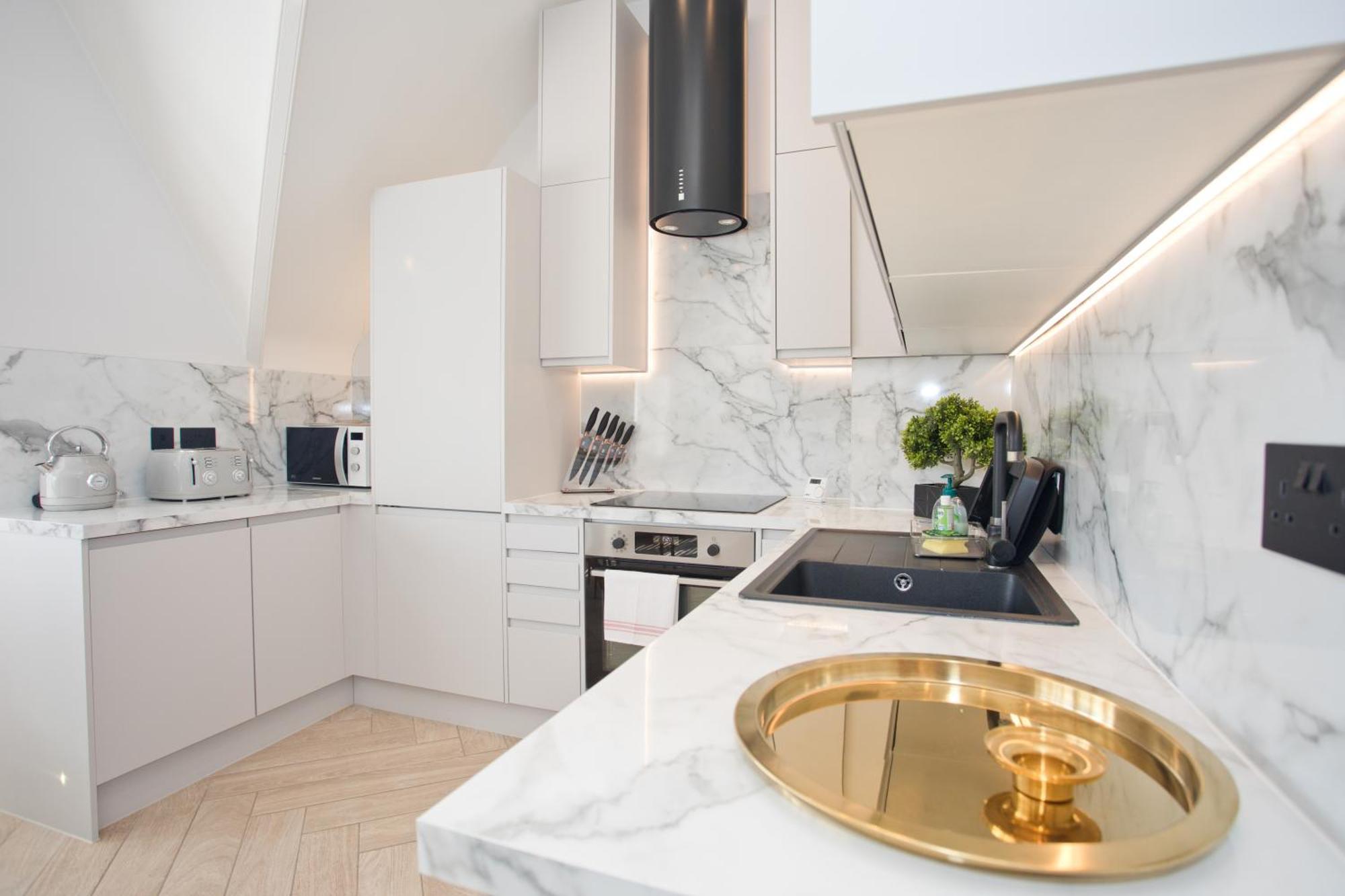 פול Ultra Stylish Apt Set In An Affluent Location מראה חיצוני תמונה