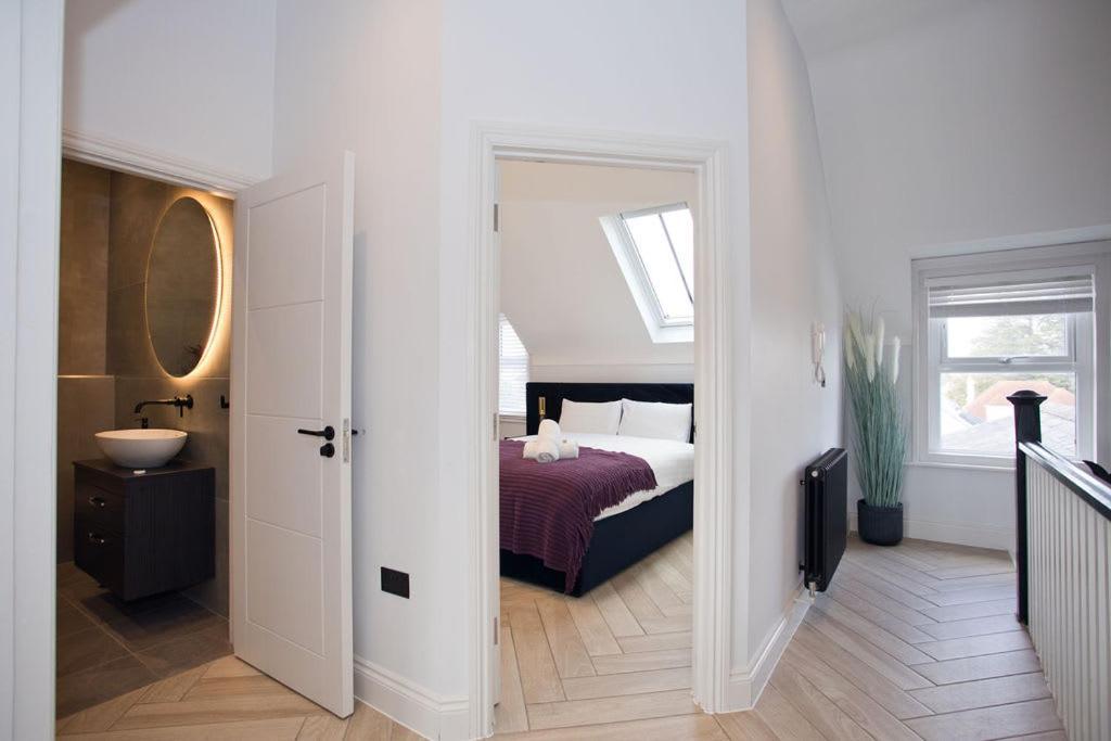 פול Ultra Stylish Apt Set In An Affluent Location מראה חיצוני תמונה